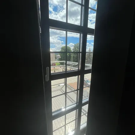 Apartmán Yellow Rose, Perfect Location With Free Parking, 24h Checkin & Balcony Piest'any