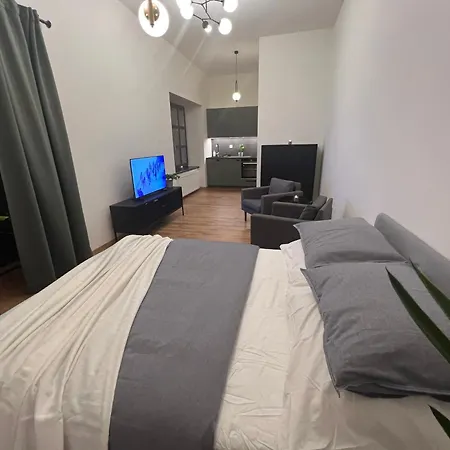 Yellow Rose, Perfect Location With Free Parking, 24h Checkin & Balcony Lejlighed *