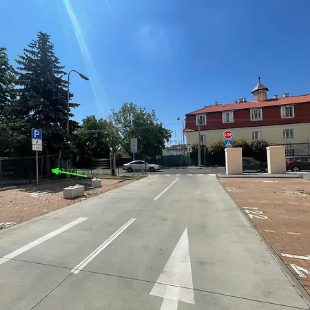 Yellow Rose, Perfect Location With Free Parking, 24h Checkin & Balcony Lejlighed